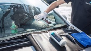 Dịch vụ tẩy ố kính tại titi auto care